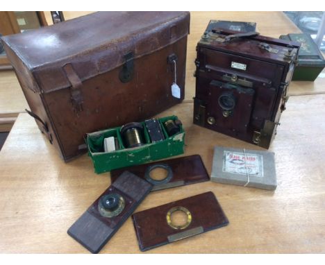 A J.Robinson & Sons of London retailed box camera, circa 1880, Voigtlander and Sohn, Braunschnseig, lens, No.26582, Brass Wat