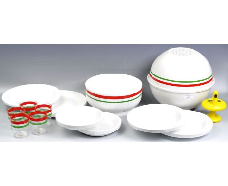 Guzzini - Pic Bol - An original retro vintage 1970's plastic picnic set in the form of a striped golf ball comprising a set o