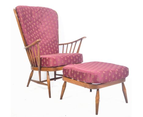 Ercol - Evergreen - Model 1913 - A retro vintage 20th Century&nbsp;beech and elm easy / lounge chair / armchair having the la