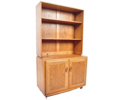 Lucian Ercolani - Ercol - Windsor Range - A retro vintage 20th Century beech and elm blonde finish bookcase cabinet comprisin