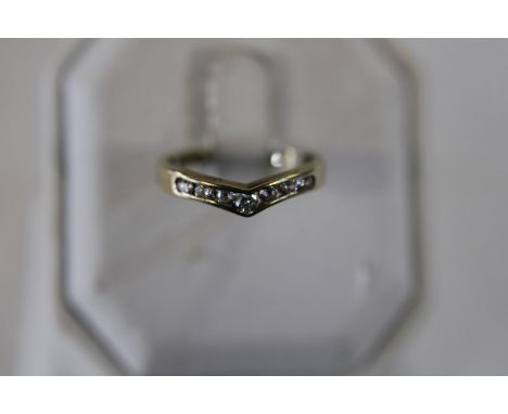 A 9ct gold wishbone ring size P 