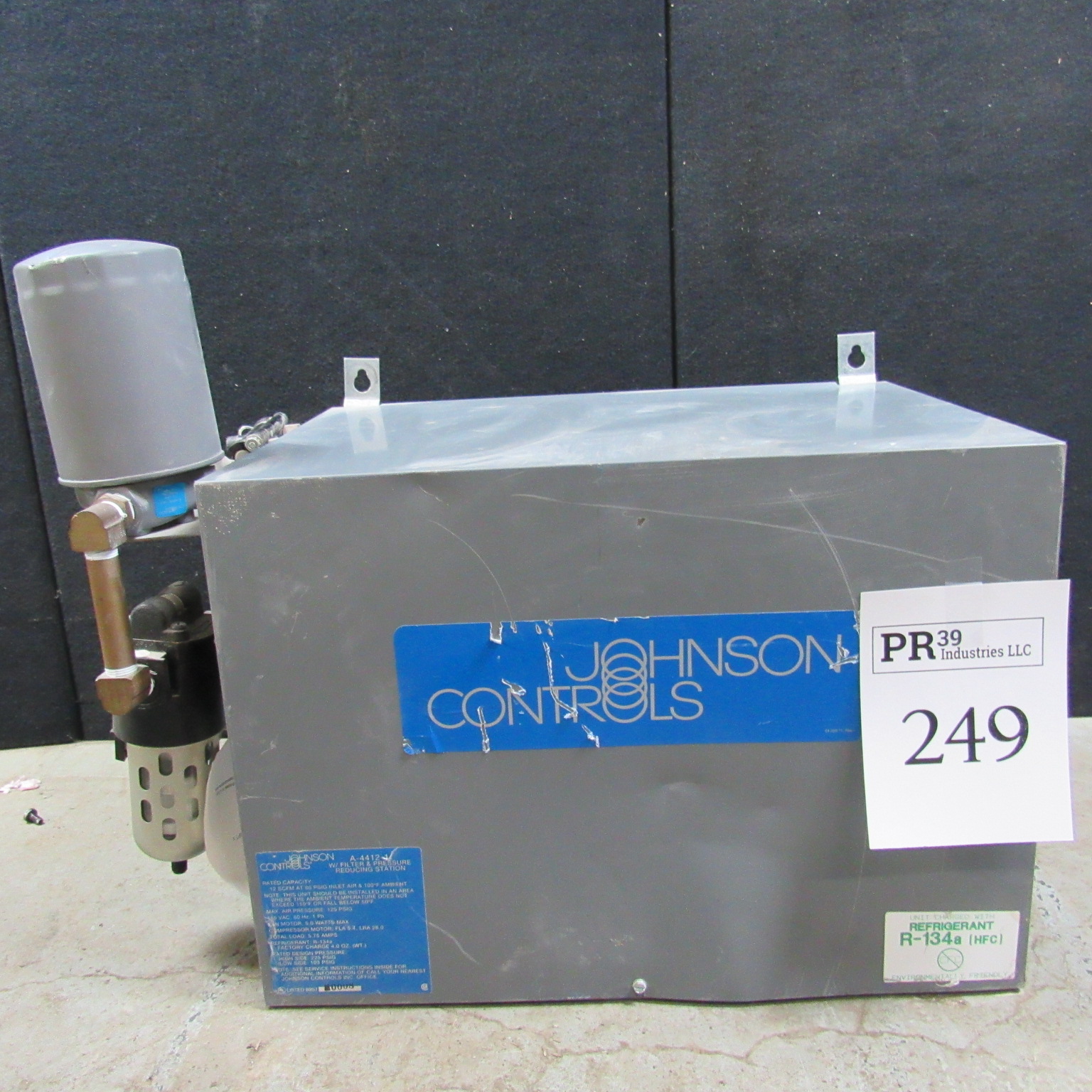 JOHNSON CONTROLS A-4412-1 FILTER & PRESSURE REDUCING STATION AIR DRYER
