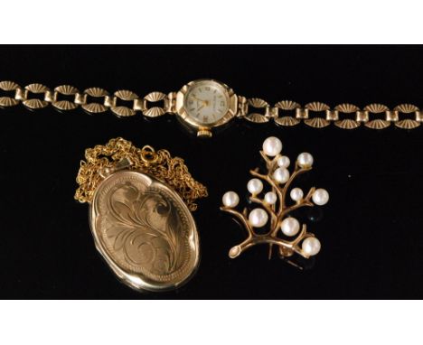 Three items of 9ct jewellery, a cultured pearl brooch, an oval locket and chain and a ladies Rotary wrist watch. (3) 