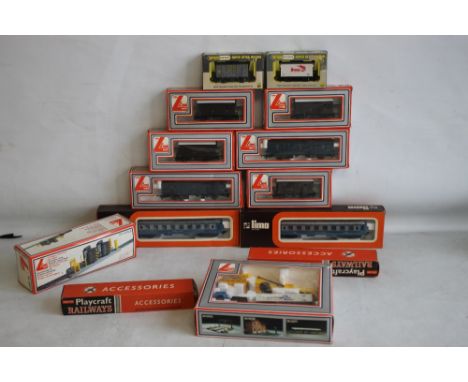 TWO BOXED LIMA GOLDEN ARROW CARRIAGES 9200, FOUR BOXED LIMA COVERED WAGONS 305625W, 'OO GAUGE', two boxed Lima Carriages 3053