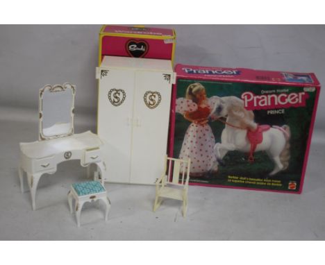 A BOXED SINDY WARDROBE together with a boxed Barbie Doll's Dream Horse Dixie baby palomino, and a boxed Mattel Dream Horse 'P