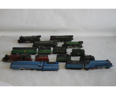 EIGHT UNBOXED OO GAUGE STEAM LOCOMOTIVES WITH TENDERS, including Sir Nigel Gresley 4-6-2, Coronation 4-6-2, Britannia 4-6-2, 