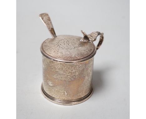 A George III silver mustard pot, Robert Hennell, London, 1788, 62mm, together with a later associated silver mustard ladle.