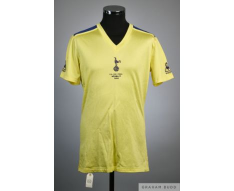 Graham Roberts yellow and blue No.7 Tottenham Hotspur v. Queen's Park Rangers Replay match worn short-sleeved shirt, 1982, Le