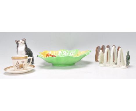 A collection of CarltonWare to include&nbsp; Carlton Ware leaf toast rack, Carltonware bread toast rack, Carltonware leaf and