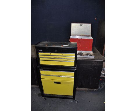 A TORIN STACKING MECHANIC TOOLBOX CONTAINING AUTOMOTIVE TOOLS including Halfords sockets and spanners, a Halfords Torque wren