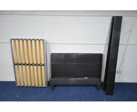 A MODERN BLACK LEATHERETTE 4FT6 BEDSTEAD, with side rails, slats and bolts (condition report: general signs of wear and usage