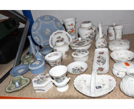 A GROUP OF WEDGWOOD CERAMIC ORNAMENTS to include two Campion miniature vases and four trinket dishes, a quantity of Jasperwar