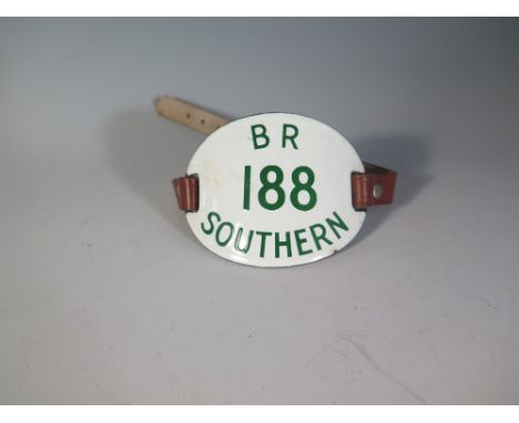 A BR Southern Railways 188 Enamel Porters Armband and Signal Dial