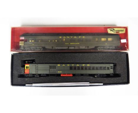 Bachmann Spectrum Santa Fe and Rivarossi Carriage