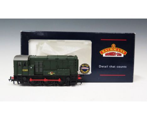 Bachmann 'OO' Gauge Ivatt Class 2 2-6-2T boxed and 08 Diesel Shunter