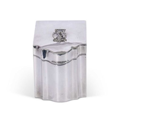 George V tea caddy in the form of a Georgian slope top knife box. The hinged lid with cast handle opening to reveal a gilt li