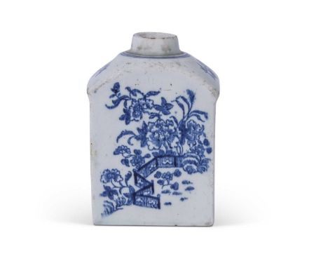 Lowestoft tea caddy decorated with a version of the Worcester fence pattern with pseudo hatched crescent to base, 10cm high