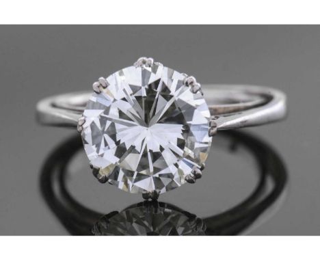 Diamond solitaire ring, a round old brilliant cut diamond, 10 x 9.9 x 5.5mm, calculated weight approx 3.32ct, assessed colour