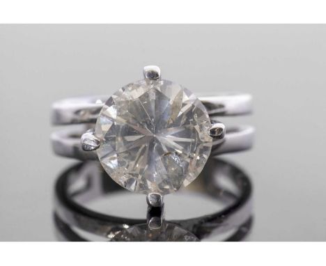 Solitaire diamond ring, diamond total weight approx 6.13ct, (measured outside of mount), diamond estimated colour K/L, est cl