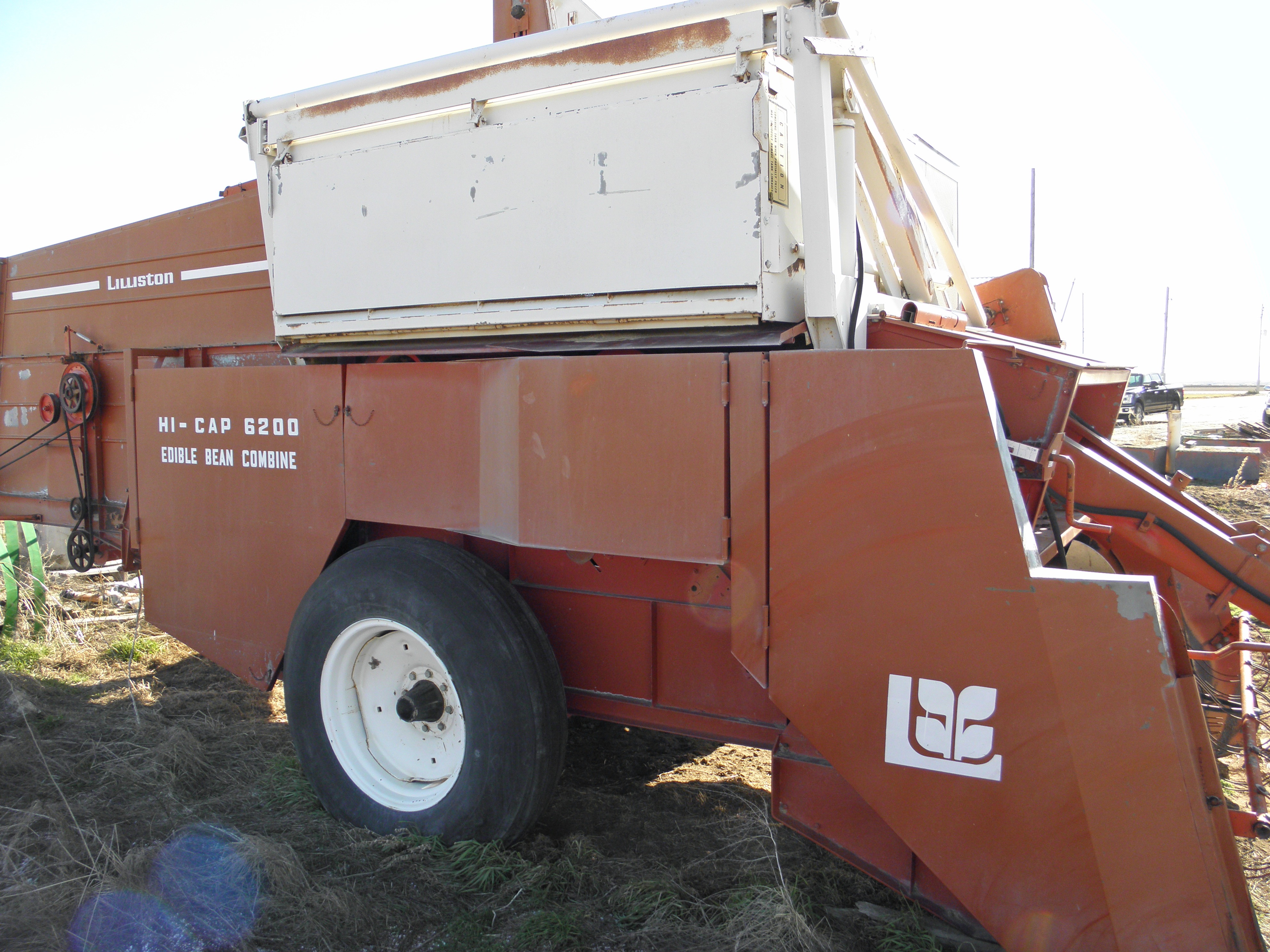 Lilliston Hi Cap 6200 edible bean combine