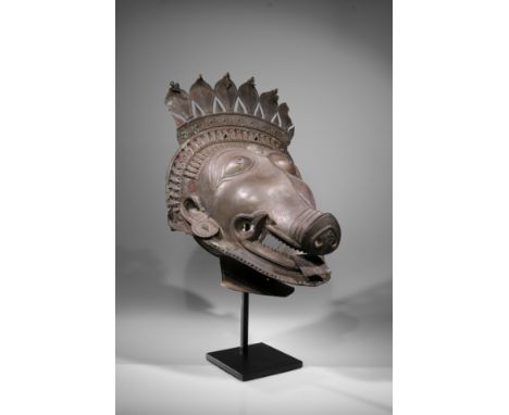 BronzeIndia , 18th centuryDimensions: Height 48 cm Wide 39 cm Depth29 cmWeight: 5.500 gramsIn India the boar is seen as a sym