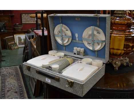 A Sirram four person picnic set, fern and floral decoration