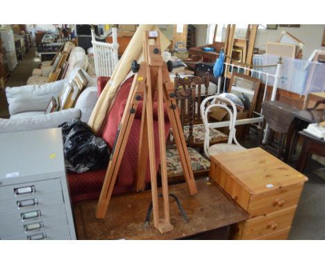 A Winsor &amp; Newton artist's easel 
