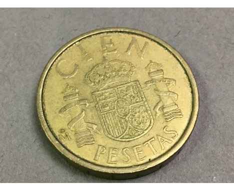 GROUP OF VINTAGE COINS including 'Elizabeth II Dei Gratia Regina F.D.' example and another dated 1977' and many other coins