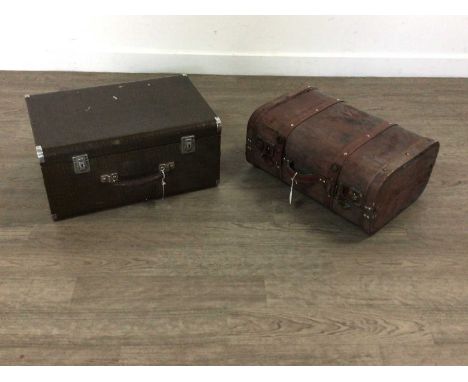 VINTAGE TRAVEL TRUNK AND TWO CASES including a case for a Singer sewing machineQty: 3