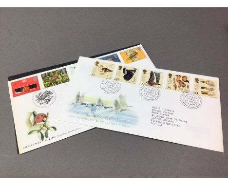 FIVE FOLDERS OF FIRST DAY COVERS C. 1970s TO 2000s along with loose examples