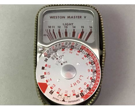 WESTON MASTER V LIGHT METER ALONG WITH OTHER ITEMS including plane spotting cards
