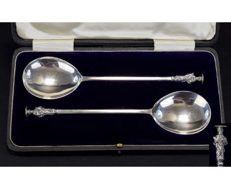 Edwardian - Period Boxed Pair of Fine Quality Silver Apostle Serving Spoons with Rattail Design. Hallmark Chester 1904, Maker
