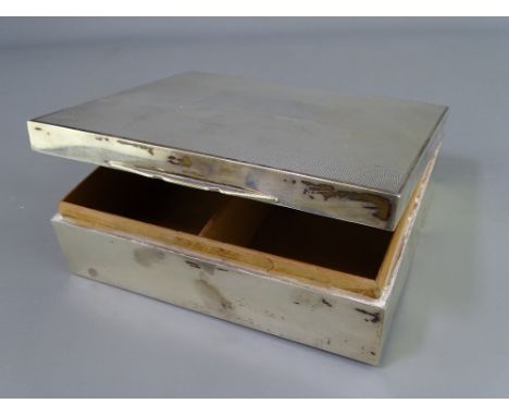 SILVER RECTANGULAR CIGAR BOX, Birmingham 1948, Maker W H Manton Ltd, cedar wood lined with engine turned lid decoration and v