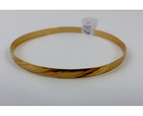 9ct gold bangle, 6.9g