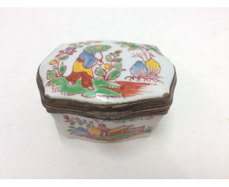 A Samson porcelain patch box bearing Chantilly marks. L5cm. Condition - hairline to lid visible on inside only, imperfections