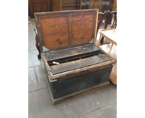 A pine tool chest