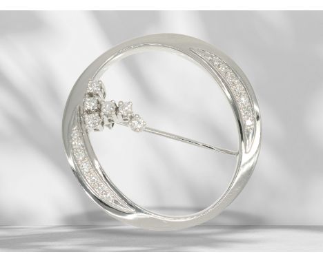 Brosche/Nadel: weißgoldene vintage Designer-Goldschmiedebrosche mit Brillanten/Diamanten besetzt: Ca. Ø35mm, ca. 13,5g, 18K W