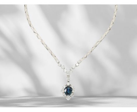 Kette/Collier: feines vintage-Mittelteil-Collier mit Saphir und Brillantbesatz, ca. 2,5ct: Ca. 42cm lang, ca. 21,9g, 18K Weiß