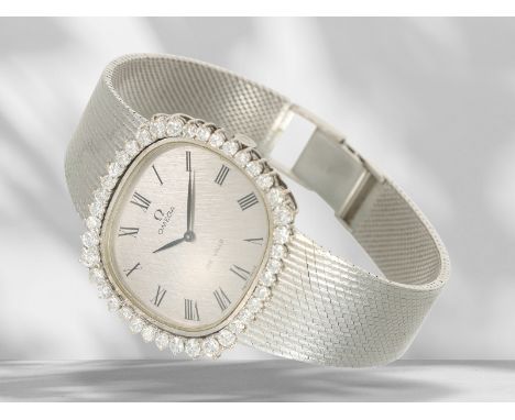 Große, hochwertige vintage Omega De Ville-Armbanduhr aus 18K Weißgold mit Brillant-Lünette, ca. 2,2ct: Ca. 36 x 33mm, ca. 19,