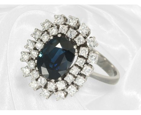 Ring: Schöner weißgoldener vintage Saphir/Brillant-Blütenring, ca. 1,5ct Brillanten: Ca. Ø19mm, RG60, ca. 8,2g, 18K Weißgold,