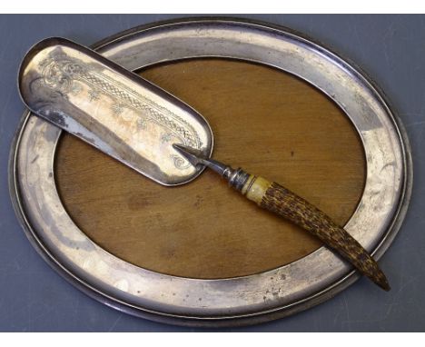SILVER OVAL PORTRAIT FRAME, Birmingham 1912, 33 x 26cms and a bone handled crumb scoop