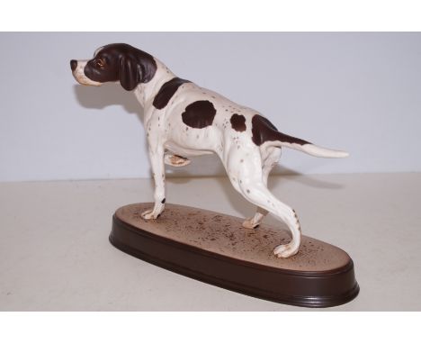 Beswick English setter on ceramic plinth