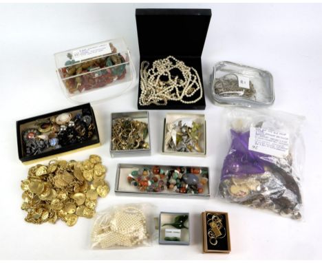 Selection of costume jewellery, including faux pearl necklaces, a faux pearl tie, beaded necklaces, brooches, pendants, chain