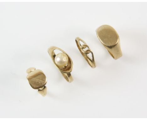 Four gold rings, one set with a faux pearl, one knot motif ring, and two signets, all in 9ct goldCondition Report:  faux pear