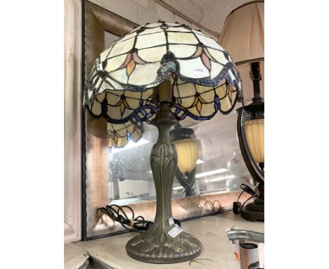 LARGE TIFFANY STYLE TABLE LAMP 63CMS (H) APPROX