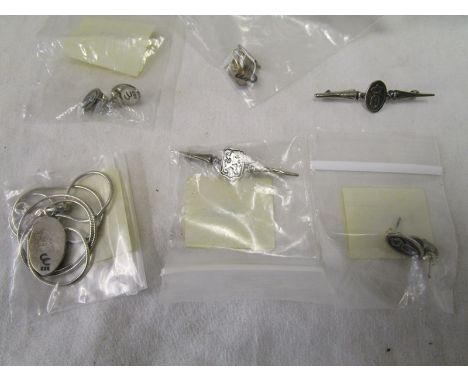 Bag of silver to include necklace, earrings and brooches