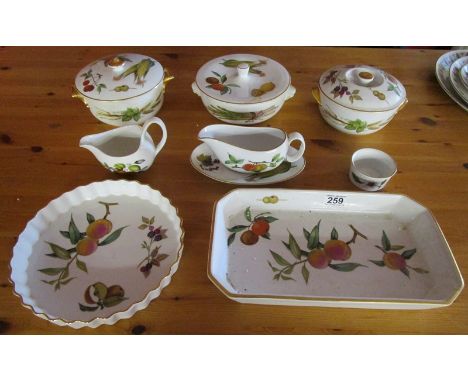 Collection of Royal Worcester Evesham pattern - 1 tureen A/F