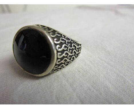 Silver onyx gents ring