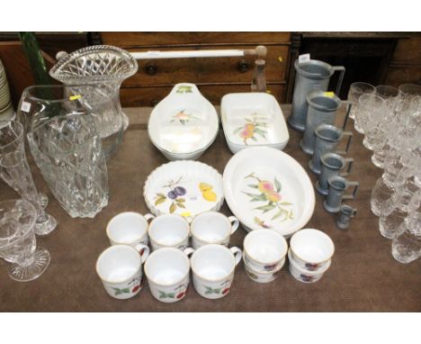 A quantity of Royal Worcester "Evesham" dinnerware 