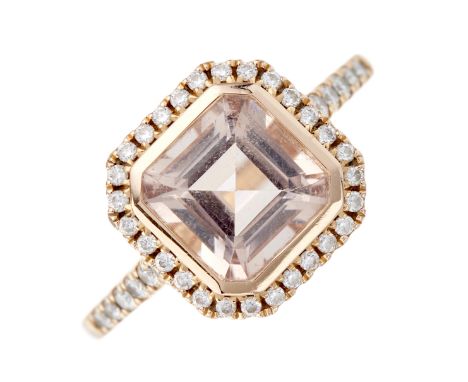 An 18ct gold morganite and brilliant-cut diamond cluster dress ring, with similarly-cut diamond line shoulders, morganite est